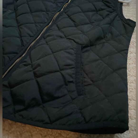 Vest - Picture 3 of 6